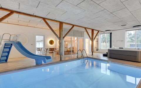 Cornelius - 900M from the Sea: Hus, Hjem, Boligområde, Tag, Sommerhus, Land Lot, Estate, Gård, Have, Sidespor