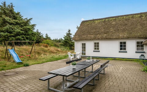 Cornelius - 900M from the Sea: Himmel, Sky, Hus, Tag, Sommerhus, Hjem, Land Lot, Tækning, Cumulus, Meteorologisk Fænomen