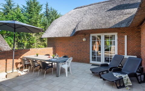 Thana - 1.4Km from the Sea: Hvid, Nummer