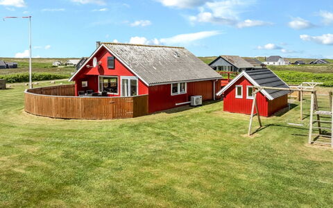 Beatrice - 150M from the Sea: Sommerhus, Skur, Hytte, Stuehus, Prærie, Hytte, Lade, Bjælkehytte, Garden Bygninger