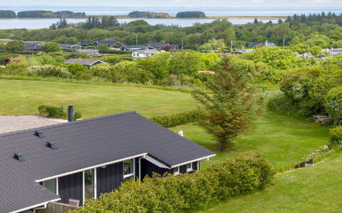 Tanna - 330M to the Fjord: Græs, Hus, Boligområde, Hjem, Tag, Landskab, Land Lot, Almindeligt, Landdistrikt, Sommerhus