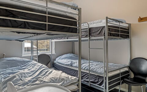 Pontus - 400M from the Sea: Etage, Loft, Sengetøj, Seng, Soveværelse, Sengetøj, Bed Frame, Køjeseng, Sovesal, Hostel
