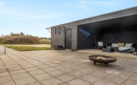 Pontus - 400M from the Sea: Græs, Hus, Tag, Hjem, Sommerhus, Busk, Land Lot, Landdistrikt, Stuehus, Bunddække