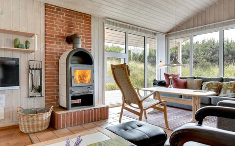 Annemia - 200M from the Sea: Møbel, Træ, Indretning, Gulvbelægning, Stue, Loft, Etage, Stol, Hearth, Hjem