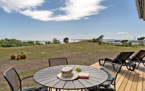 Rickmer - 200M from the Sea: Tag, Hus, Hjem, Sommerhus, Sidespor, Estate, Indkørsel, Garden Bygninger, Gård, Skur