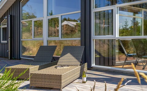 Felizia - 2.5Km from the Sea: Træ, Veranda, Skygge, Stol, Hårdttræ, Sidespor, Naturmateriale, Udendørs Møbler, Garden Bygninger, Dæk