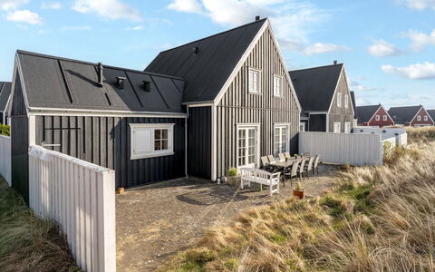 Stine - 1Km from the Sea: Blå, Sommerhus, Hus, Hjem, Stuehus, Estate, Sidespor