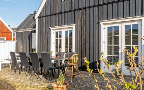 Stine - 1Km from the Sea: Hjem, Boligområde, Hus, Sommerhus, Tag, Land Lot, Sidespor, Have, Estate, Lawn
