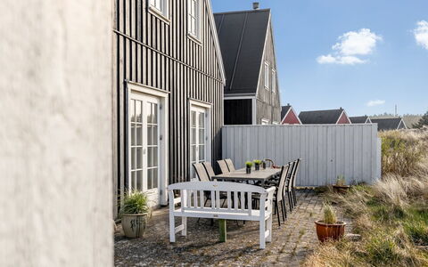 Stine - 1Km from the Sea: Hjem, Boligområde, Hus, Sommerhus, Tag, Land Lot, Sidespor, Have, Estate, Lawn