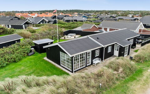 Wiebke - 200M from the Sea: Boligområde, Hus, Tag, Hjem, Sommerhus, Estate, Forstad, Gård, Sidespor, Backyard