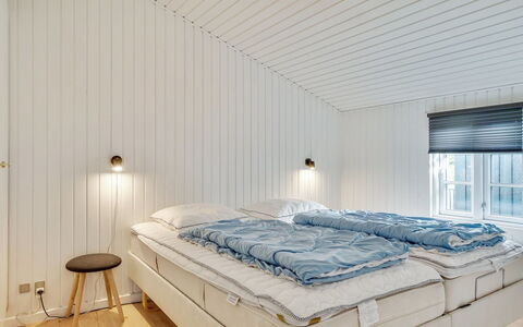 Wiebke - 200M from the Sea: Indretning, Loft, Soveværelse, Etage, Gulvbelægning, Seng, Sengetøj, Værelse, Sengetøj, Sengetøj