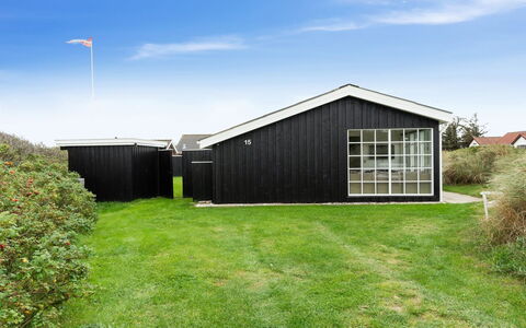 Wiebke - 200M from the Sea: Hjem, Sommerhus, Veranda, Hårdttræ, Sidespor, Dæk, Skygge, Planke, Estate, Garden Bygninger