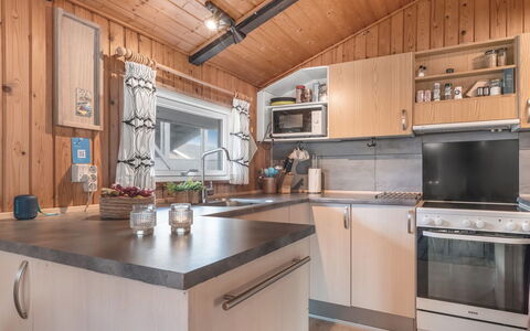 Madita - 310M from the Sea: Træ, Køkken, Større Bandage, Countertop, Hjem, Køkkenvask, Køkken Apparat, Sanitærarmatur, Sommerhus, Håndvask