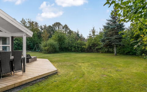 Mechthild - 2.7Km from the Sea: Loft, Gulvbelægning, Indretning, Etage, Kompositmateriale, Møbel, Udvej, Hotel, Design, Dagslys