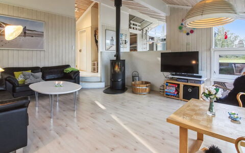 Immi - 1.5Km from the Sea: Indretning, Træ, Møbel, Gulvbelægning, Trægulve, Loft, Etage, Stue, Hjem, Værelse