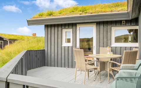 Rosemari - 260M from the Sea: Hus, Hjem, Dør, Tag, Sommerhus, Estate, Have, Skygge, Sidespor, Gård