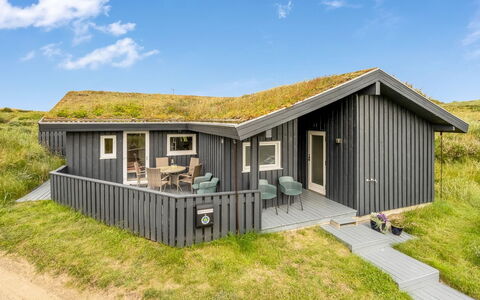 Rosemari - 260M from the Sea: Sommerhus, Have, Sidespor, Garden Bygninger, Skygge, Gård, Backyard, Lawn, Stuehus, Landscaping