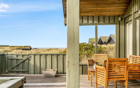 Fransine - 480M from the Sea: Tag, Land Lot, Sommerhus, Hjem, Landdistrikt, Skur, Sidespor, Garden Bygninger, Bjælkehytte, Hytte
