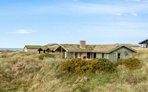 Fransine - 480M from the Sea: Tag, Land Lot, Sommerhus, Hjem, Landdistrikt, Skur, Sidespor, Garden Bygninger, Bjælkehytte, Hytte
