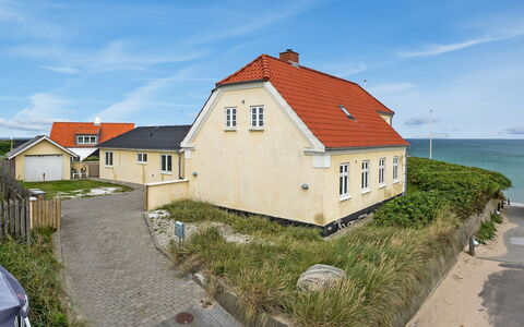 Atena - 50M from the Sea: Tag, Land Lot, Sommerhus, Hjem, Landdistrikt, Skur, Sidespor, Garden Bygninger, Bjælkehytte, Hytte