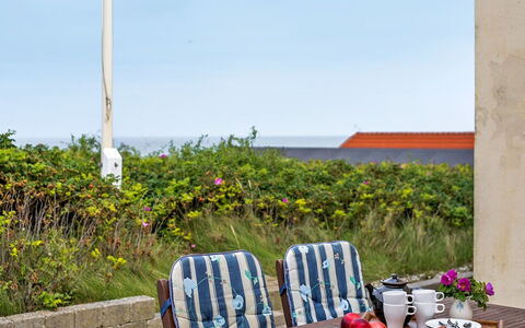 Atena - 50M from the Sea: Tag, Land Lot, Sommerhus, Hjem, Landdistrikt, Skur, Sidespor, Garden Bygninger, Bjælkehytte, Hytte