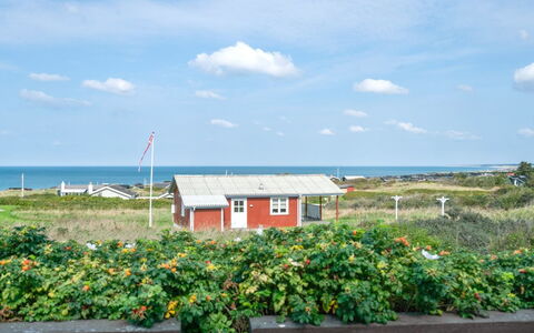 Wuantekica - 410M from the Sea: Gulvbelægning, Væg, Etage, Indretning, Træ, Loft, Trægulve, Belysning, Møbel, Laminat Gulv