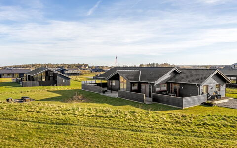 Antina - 400M from the Sea: Tag, Land Lot, Sommerhus, Hjem, Landdistrikt, Skur, Sidespor, Garden Bygninger, Bjælkehytte, Hytte