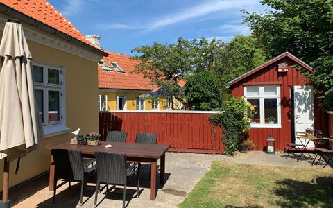 Huanca - 900M from the Sea: Hjem, Sommerhus, Skygge, Gård, Have, Estate, Backyard, Bejdse, Udendørs Møbler, Lawn