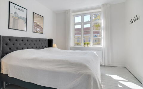 Tobias - 800M from the Sea: Seng, Møbel, Soveværelse, Sengetøj, Indretning, Sengetøj, Sengetøj, Bed Frame, Throw Pillow, Værelse