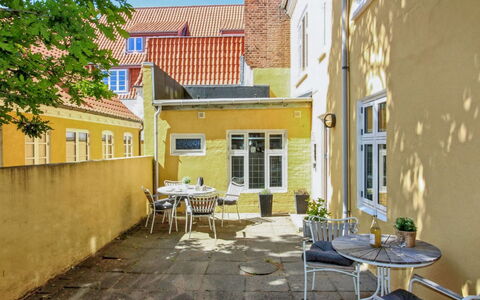 Siggut - 250M from the Sea: Sommerhus, Have, Sidespor, Garden Bygninger, Skygge, Gård, Backyard, Lawn, Stuehus, Landscaping