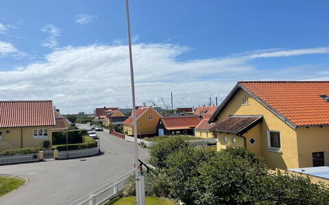 Jarkko - 200M from the Sea: Loft, Gulvbelægning, Indretning, Etage, Kompositmateriale, Møbel, Udvej, Hotel, Design, Dagslys