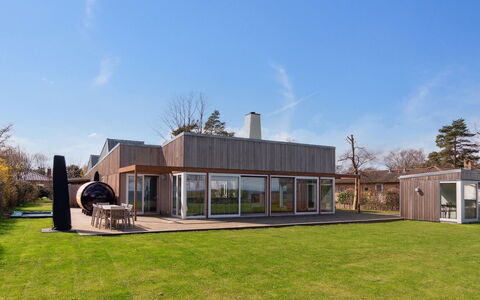 Vanta - 10M from the Sea: Tag, Land Lot, Sommerhus, Hjem, Landdistrikt, Skur, Sidespor, Garden Bygninger, Bjælkehytte, Hytte