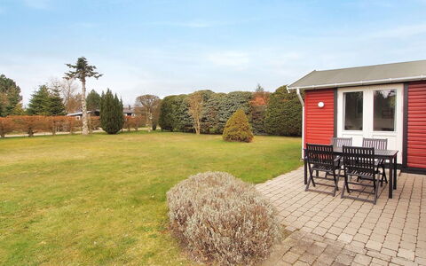 Aarno - 700M from the Sea: Hus, Land Lot, Tag, Sommerhus, Lawn, Have, Stuehus, Landscaping, Gård, Estate
