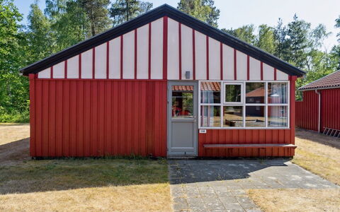 Ferbine - 400M from the Sea: Tag, Hus, Hjem, Sommerhus, Sidespor, Estate, Indkørsel, Garden Bygninger, Gård, Skur