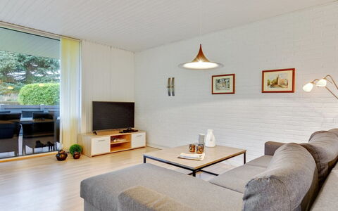 Umen - 300M from the Sea: Tag, Hus, Hjem, Sommerhus, Dør, Sidespor, Dæk, Veranda, Planke, Hårdttræ
