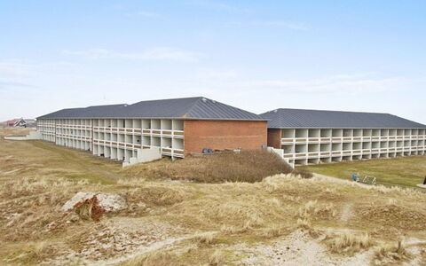 Britt - 100M from the Sea: Tag, Hus, Hjem, Sommerhus, Dør, Sidespor, Dæk, Veranda, Planke, Hårdttræ