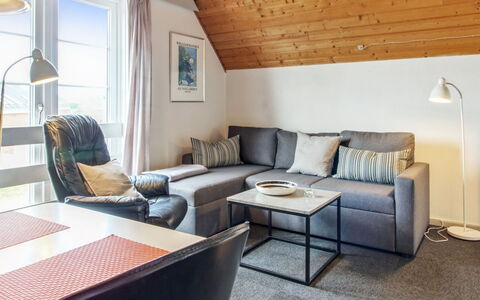 Roya - 1.9Km from the Sea: Møbel, Indretning, Stol, Gulvbelægning, Bord, Udvej, Etage, Loft, Værelse, Eco Hotel