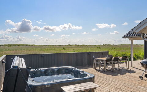 Jonna - 700M from the Sea: Tag, Land Lot, Sommerhus, Hjem, Landdistrikt, Skur, Sidespor, Garden Bygninger, Bjælkehytte, Hytte