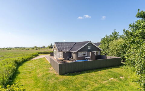 Jonna - 700M from the Sea: Tag, Land Lot, Sommerhus, Hjem, Landdistrikt, Skur, Sidespor, Garden Bygninger, Bjælkehytte, Hytte