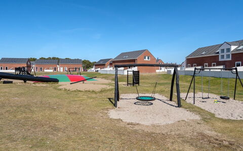 Gerharde - 2.3Km from the Sea: Himmel, Offentlige Rum, Almindeligt, Land Lot, Menneskelig Bosættelse, Fritid, Pol, Lawn, Gård, Parkere
