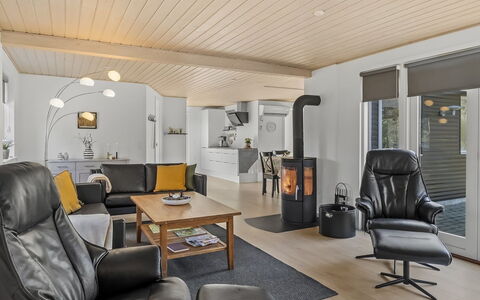 Bjarka - 2.9Km from the Sea: Sommerhus, Hjem, Hus, Tag, Veranda, Estate, Sidespor, Garden Bygninger, Stuehus, Gård