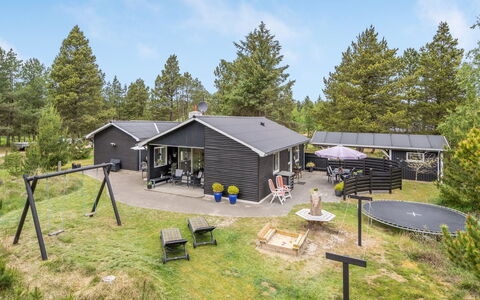 Bjarka - 2.9Km from the Sea: Sommerhus, Hjem, Hus, Tag, Veranda, Estate, Sidespor, Garden Bygninger, Stuehus, Gård