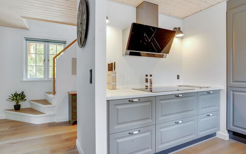 Emmeli - 1.2Km from the Sea: Indretning, Gulvbelægning, Træ, Cabinetry, Etage, Møbel, Loft, Køkken, Countertop, Hjem