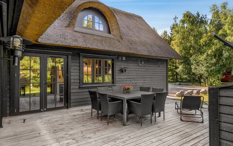 Emmeli - 1.2Km from the Sea: Træ, Sommerhus, Dæk, Hårdttræ, Planke, Veranda, Trægulve, Sidespor, Tækning, Bjælkehytte