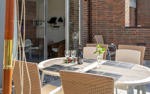 Helgo - 250M from the Sea: Møbel, Stol, Bord, Indretning, Køkken & Spisebord, Udendørs Møbler, Kaffebord, Udendørs Bord, Wicker, Spisestue