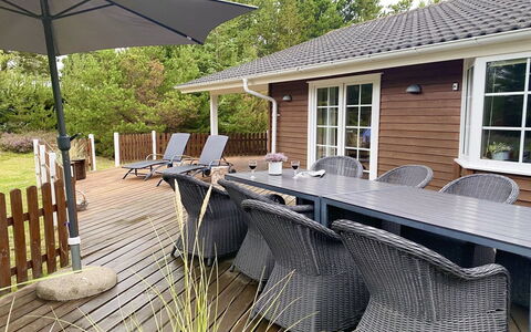 Orpah - 2.5Km from the Sea: Møbel, Udendørs Møbler, Stol, Udendørs Bord, Skygge, Bord, Veranda, Gårdhave, Dæk, Paraply