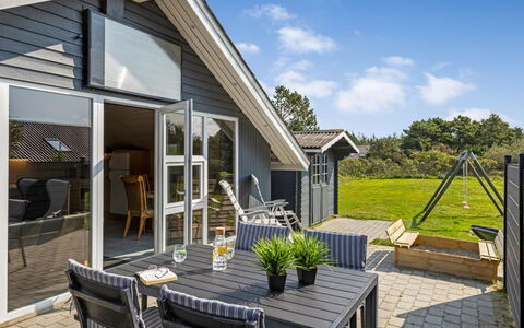 Sanelma - 900M from the Sea: Plantesamfund, Sollys, Urteagtig Plante, Have, Plantation, Landbrug, Farm