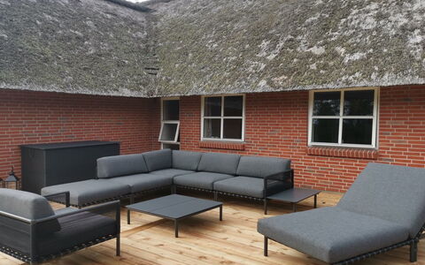Harpa - 2.5Km from the Sea: Træ, Hjem, Veranda, Dæk, Hårdttræ, Tag, Bejdse, Trægulve, Eco Hotel