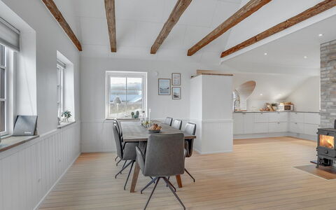 Annelouise - 100M from the Sea: Hus, Tag, Hjem, Sommerhus, Skur, Garden Bygninger, Sidespor, Gård, Bjælkehytte, Hytte