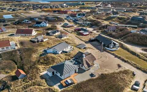 Annelouise - 100M from the Sea: Hus, Tag, Hjem, Sommerhus, Skur, Garden Bygninger, Sidespor, Gård, Bjælkehytte, Hytte